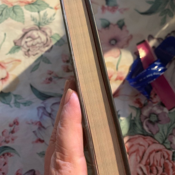 💄SOLD💄Frankenstein Illustrated Hardcover Book - Picture 4 of 4